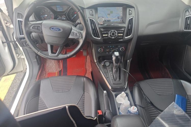 Used Ford Focus 2018 Two-Door Classic EcoBoost 125 Automatic Supercharged Style SmartDrive Edition Center Console