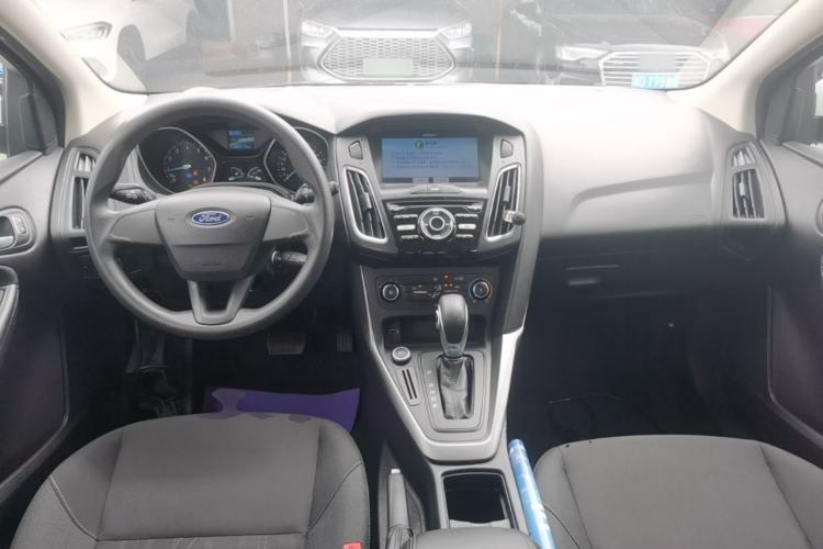 Used Ford Focus 2018 Hatchback Classic 1.6L Automatic Comfort Plus SmartDrive Edition Center Console
