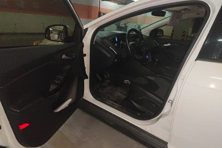 Used Ford Focus 2018 Sedan Classic 1.6L Manual Fashion Edition SmartDrive Version Driver Seat