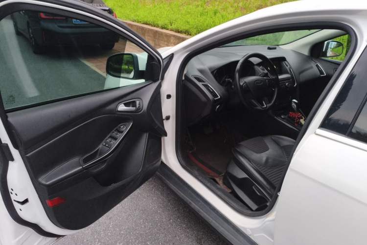 Used Ford Focus 2018 Sedan Classic EcoBoost 180 Automatic Elite Model Driver Seat