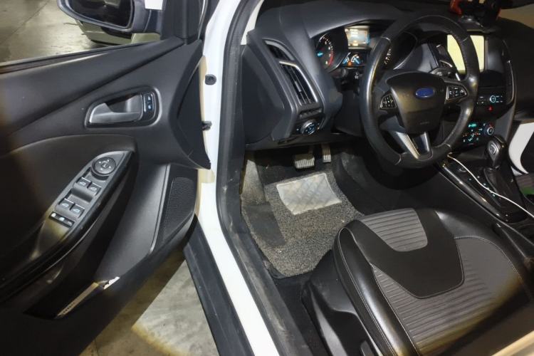 Used Ford Focus 2018 Sedan Classic EcoBoost 180 Automatic Elite Model Driver Seat