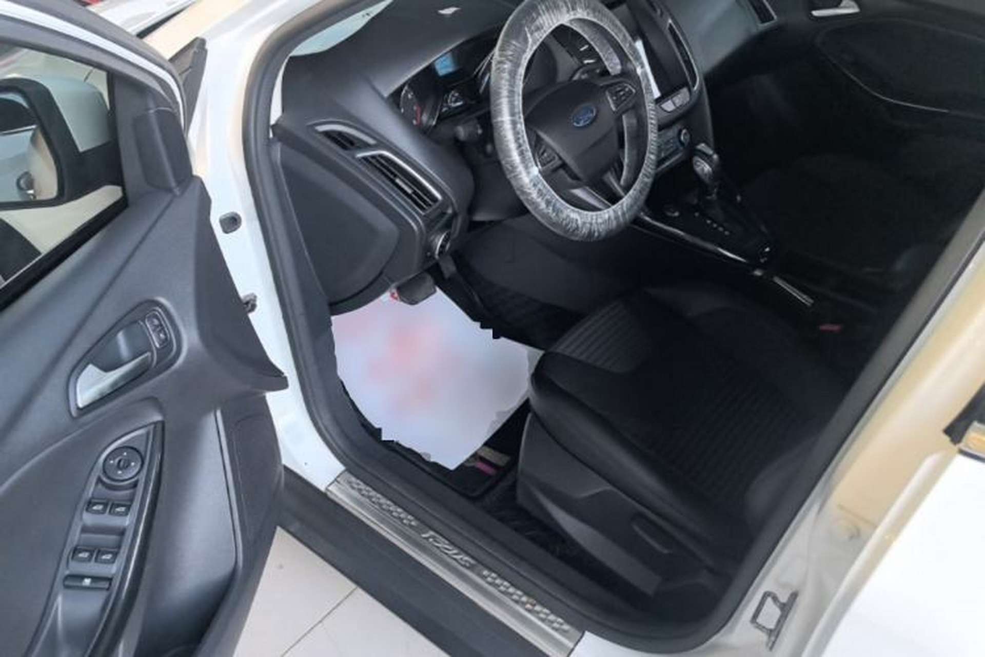Used Ford Focus 2018 Hatchback Classic 1.6L Automatic Trendy SmartDrive Edition Driver Seat