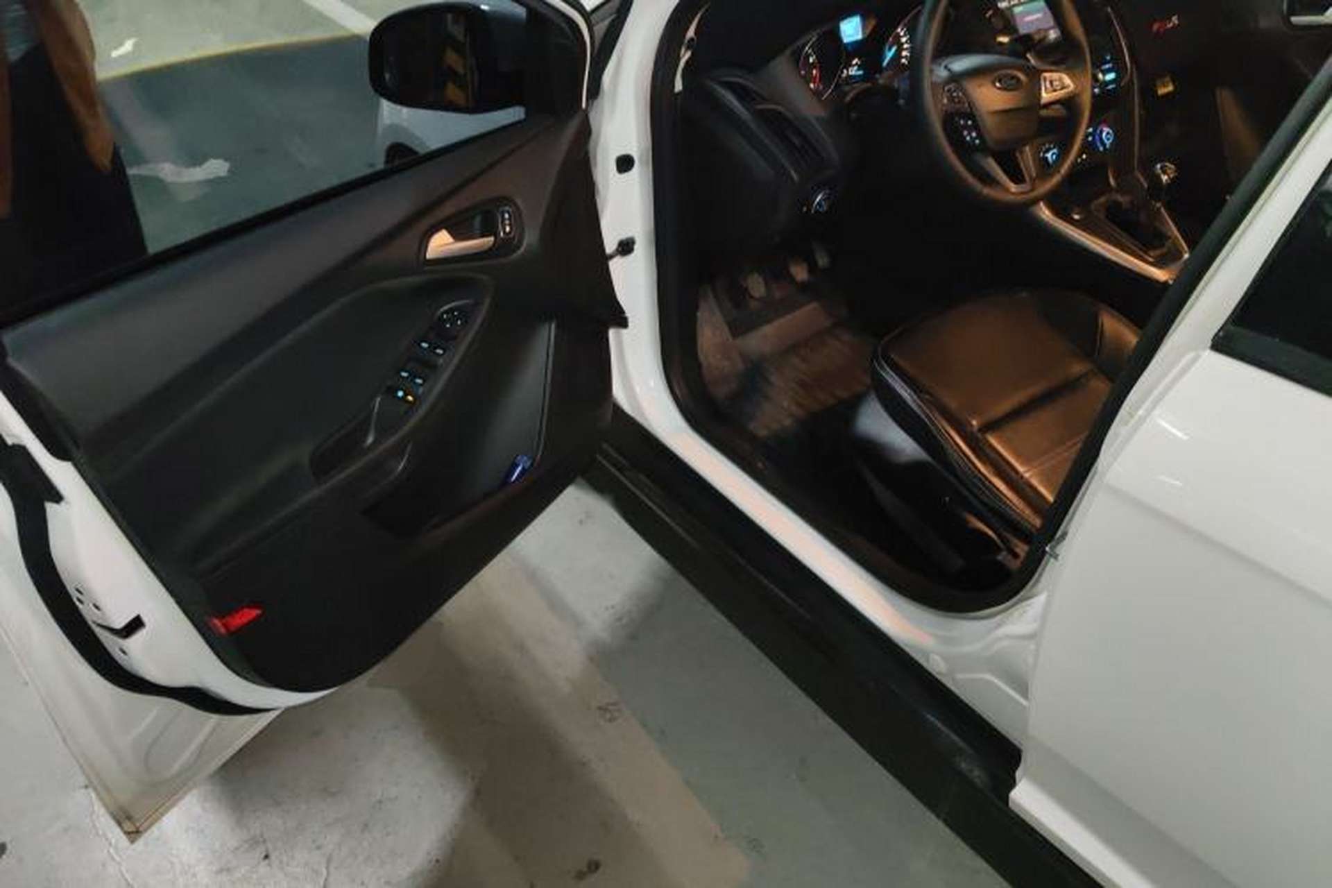 Used Ford Focus 2018 Hatchback Classic 1.6L Manual Comfort Plus SmartDrive Edition Driver Seat