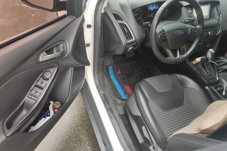 Used Ford Focus 2018 Sedan Classic EcoBoost 180 Automatic Elite Model Driver Seat
