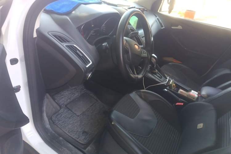Used Ford Focus 2018 Hatchback Classic EcoBoost 180 Automatic Elite Model Driver Seat