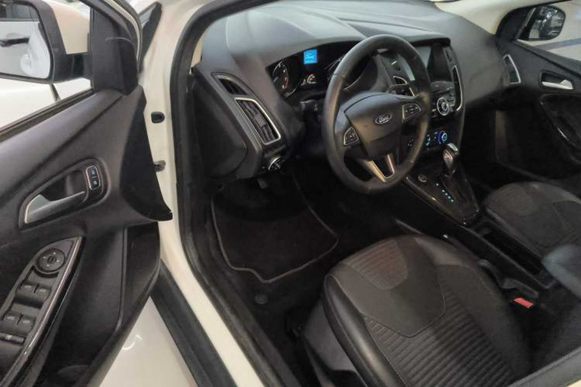 Used Ford Focus 2018 Sedan Classic 1.6L Automatic Trendy SmartDrive Edition Driver Seat
