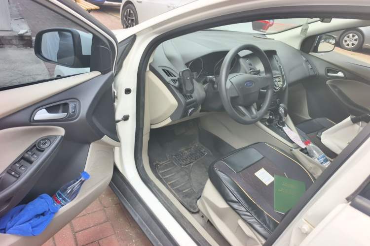 Used Ford Focus 2018 Sedan Classic 1.6L Automatic Comfort Plus Smart Drive Version Driver Seat