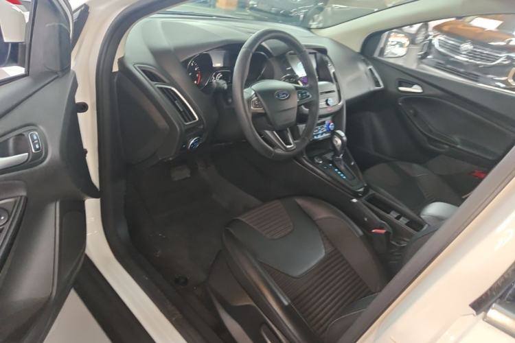 Used Ford Focus 2018 Hatchback Classic EcoBoost 180 Automatic Elite Model Driver Seat