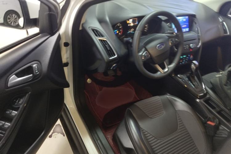 Used Ford Focus 2018 Sedan Classic EcoBoost 180 Automatic Elite Model Driver Seat