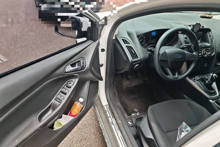 Used Ford Focus 2018 Hatchback Classic 1.6L Manual Comfort Plus SmartDrive Edition Driver Seat