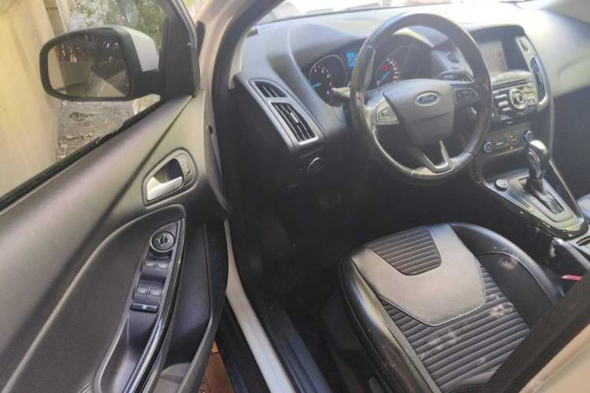 Used Ford Focus 2018 Hatchback Classic 1.6L Automatic Trendy SmartDrive Edition Driver Seat