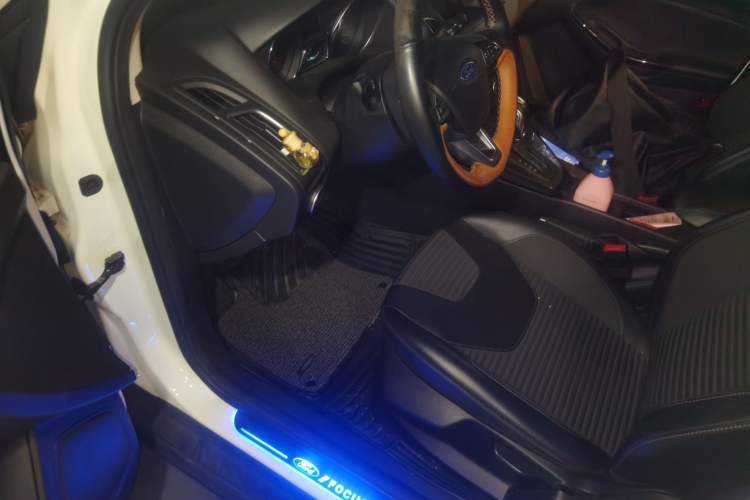 Used Ford Focus 2018 Hatchback Classic EcoBoost 180 Automatic Elite Model Driver Seat