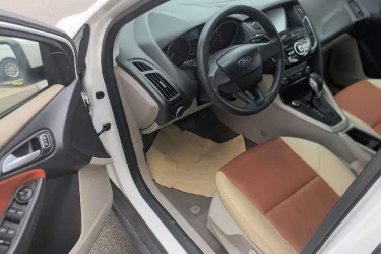 Used Ford Focus 2018 Sedan Classic 1.6L Automatic Comfort Plus Smart Drive Version Driver Seat