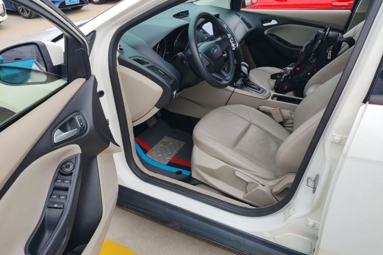 Used Ford Focus 2018 Sedan Classic 1.6L Automatic Comfort Plus Smart Drive Version Driver Seat