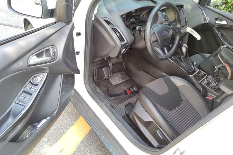 Used Ford Focus 2018 Sedan Classic EcoBoost 180 Automatic Elite Model Driver Seat