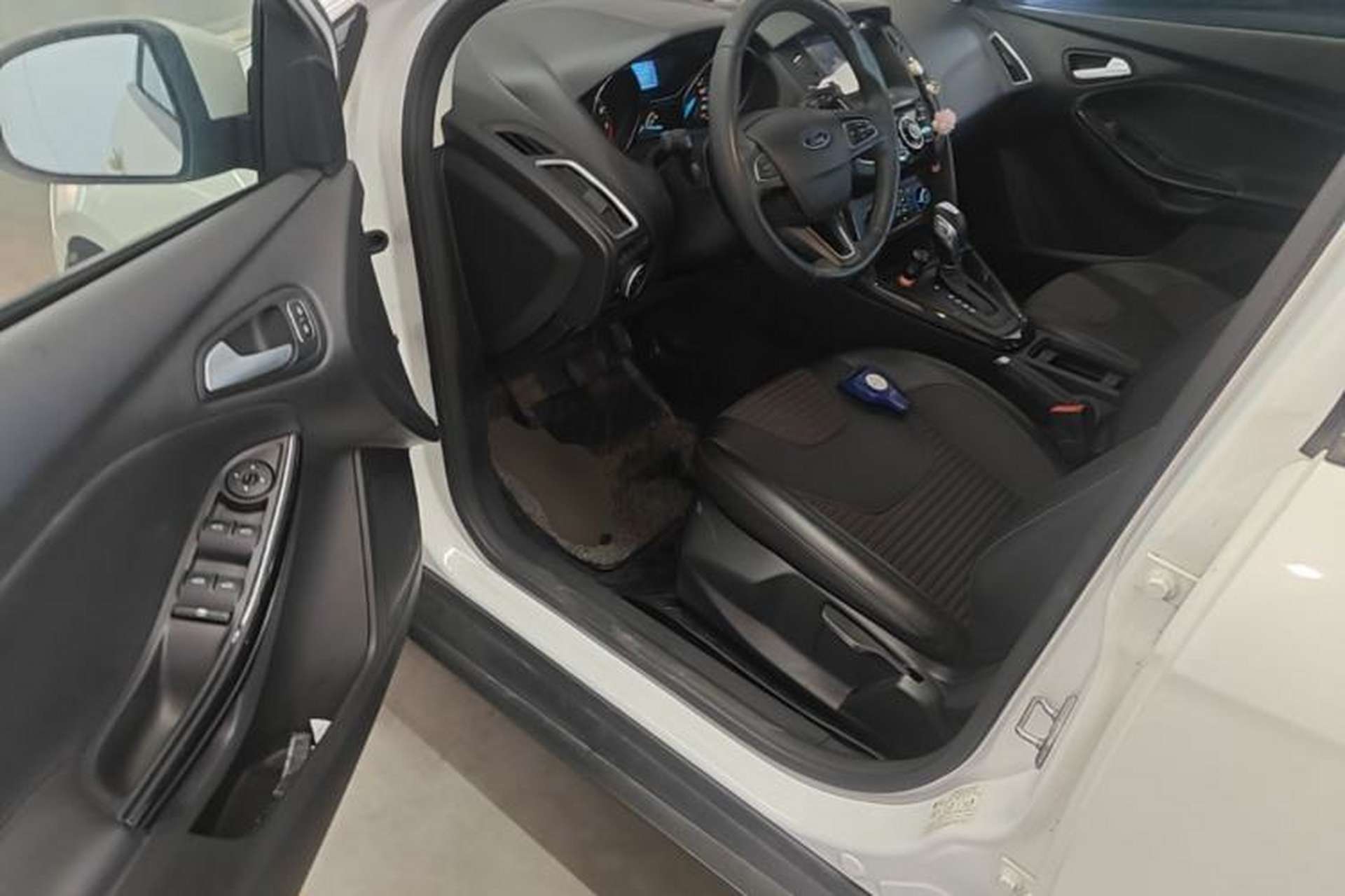 Used Ford Focus 2018 Hatchback Classic 1.6L Automatic Trendy SmartDrive Edition Driver Seat