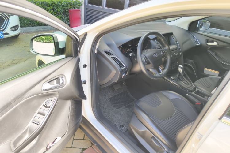 Used Ford Focus 2018 Hatchback Classic EcoBoost 180 Automatic Elite Model Driver Seat
