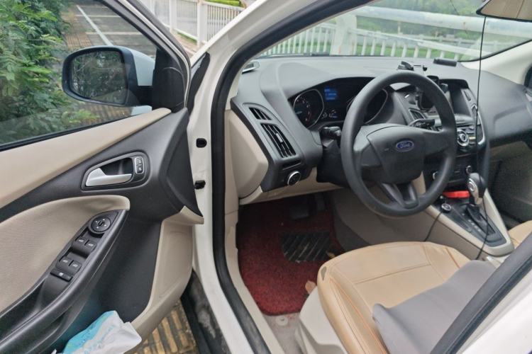 Used Ford Focus 2018 Sedan Classic 1.6L Automatic Comfort Plus Smart Drive Version Driver Seat