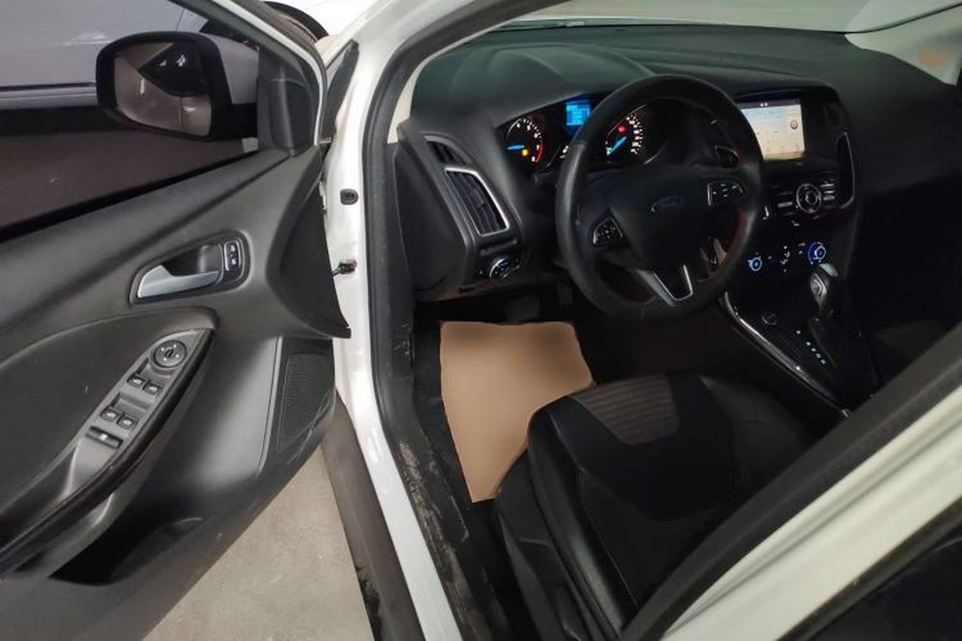 Used Ford Focus 2018 Hatchback Classic 1.6L Automatic Trendy SmartDrive Edition Driver Seat
