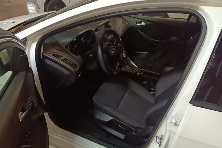 Used Ford Focus 2018 Hatchback Classic 1.6L Automatic Comfort Plus SmartDrive Edition Driver Seat