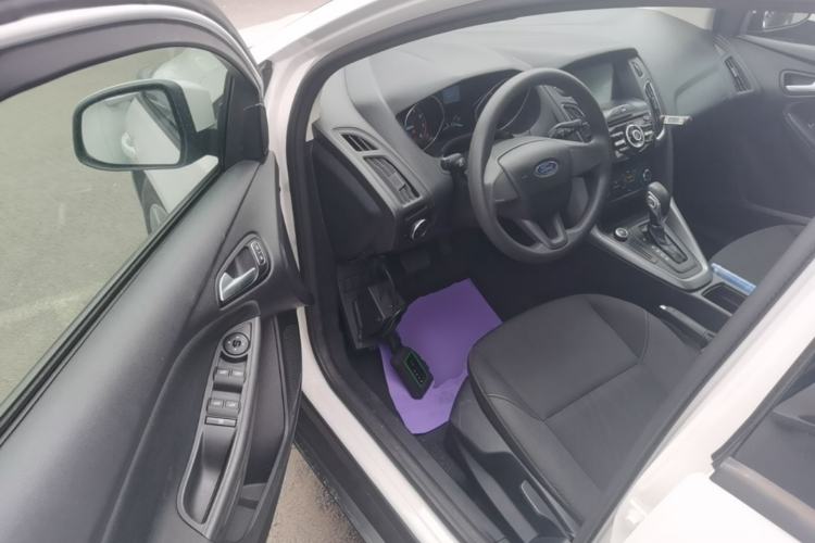 Used Ford Focus 2018 Hatchback Classic 1.6L Automatic Comfort Plus SmartDrive Edition Driver Seat