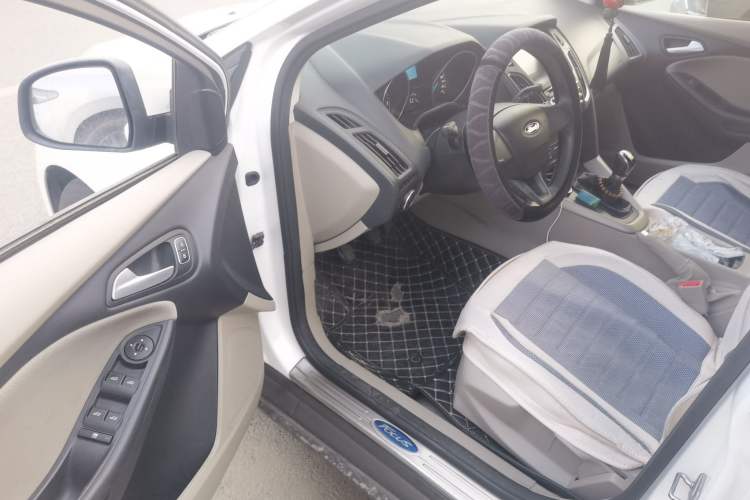 Used Ford Focus 2018 Sedan Classic 1.6L Manual Comfort Plus SmartDrive Edition Driver Seat