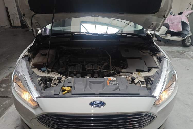 Used Ford Focus 2018 Sedan Classic 1.6L Automatic Trendy SmartDrive Edition Engine Bay