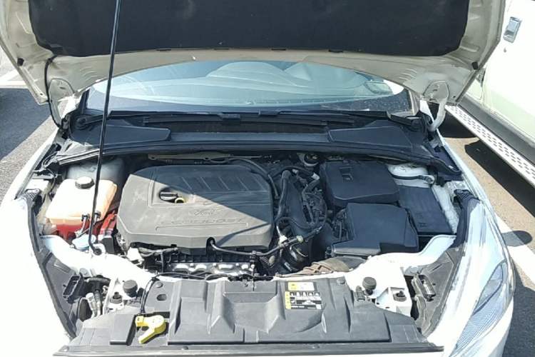 Used Ford Focus 2018 Sedan Classic EcoBoost 180 Automatic Elite Model Engine Bay