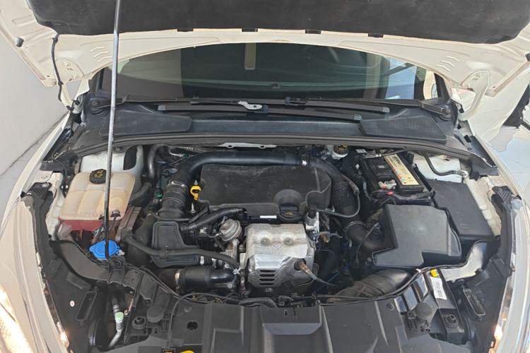 Used Ford Focus 2018 Two-Door Classic EcoBoost 125 Automatic Supercharged Style SmartDrive Edition Engine Bay