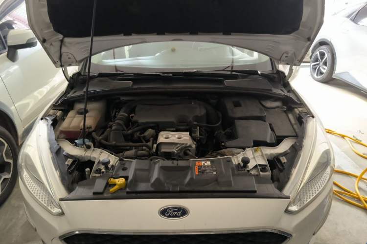 Used Ford Focus 2018 Two-Door Classic EcoBoost 125 Automatic Supercharged Style SmartDrive Edition Engine Bay