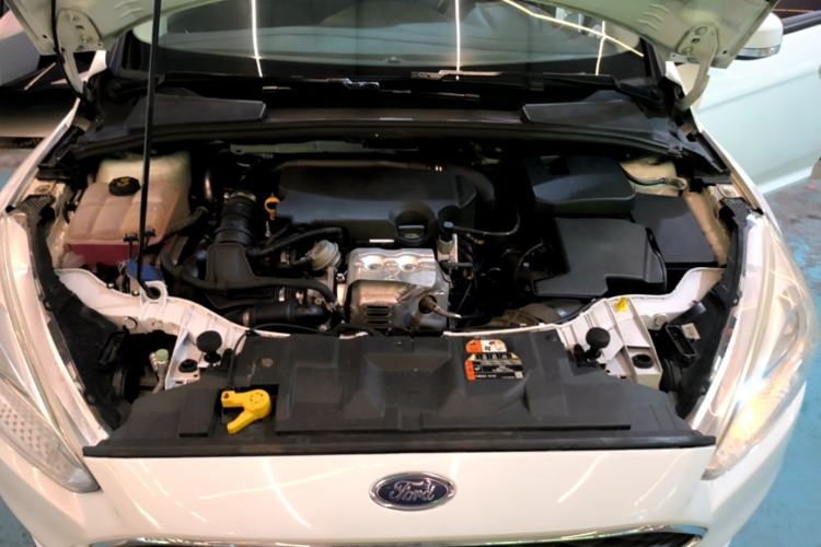 Used Ford Focus 2018 Two-Door Classic EcoBoost 125 Automatic Supercharged Style SmartDrive Edition Engine Bay