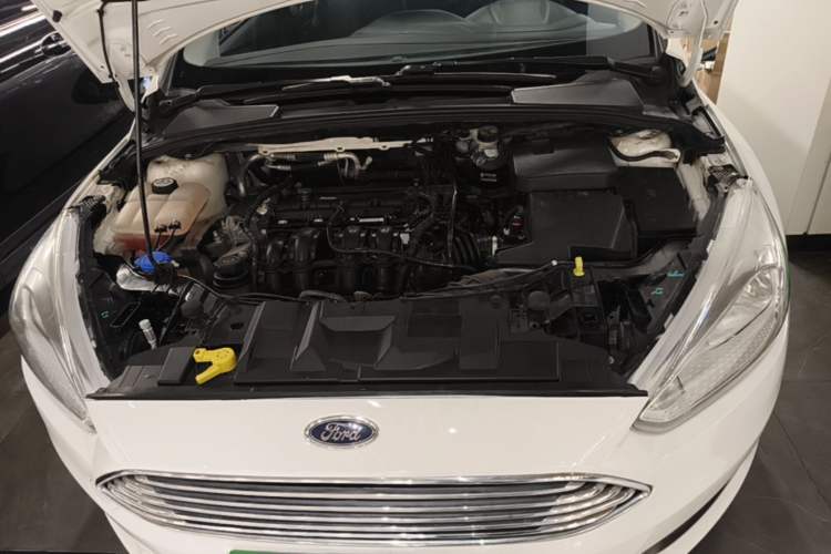 Used Ford Focus 2018 Sedan Classic 1.6L Automatic Trendy SmartDrive Edition Engine Bay