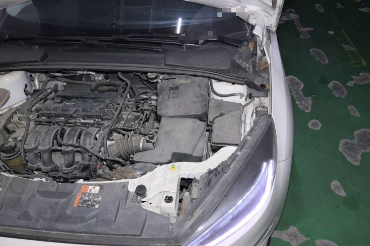 Used Ford Focus 2018 Hatchback Classic 1.6L Automatic Trendy SmartDrive Edition Engine Bay Left
