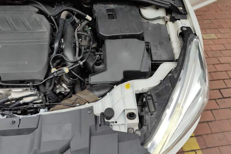 Used Ford Focus 2018 Hatchback Classic EcoBoost 180 Automatic Elite Model Engine Bay Left
