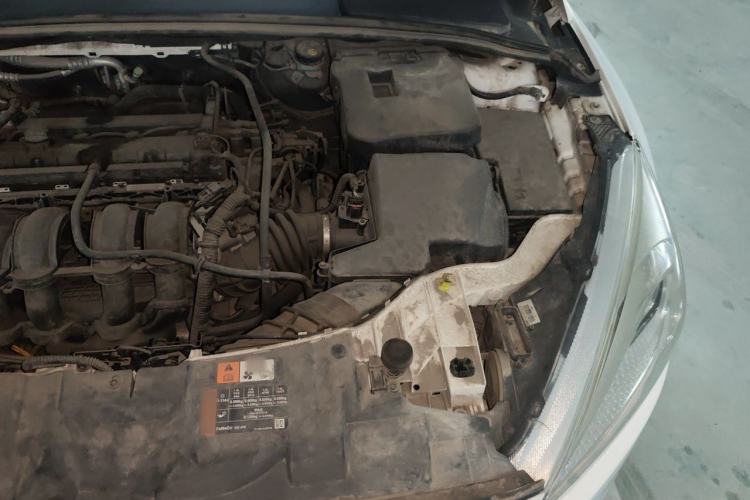 Used Ford Focus 2018 Sedan Classic 1.6L Automatic Trendy SmartDrive Edition Engine Bay Left