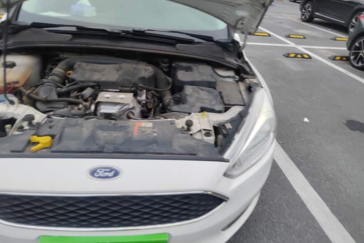 Used Ford Focus 2018 Two-Door Classic EcoBoost 125 Automatic Supercharged Style SmartDrive Edition Engine Bay Left