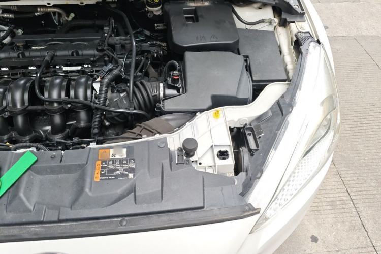 Used Ford Focus 2018 Hatchback Classic 1.6L Automatic Trendy SmartDrive Edition Engine Bay Left