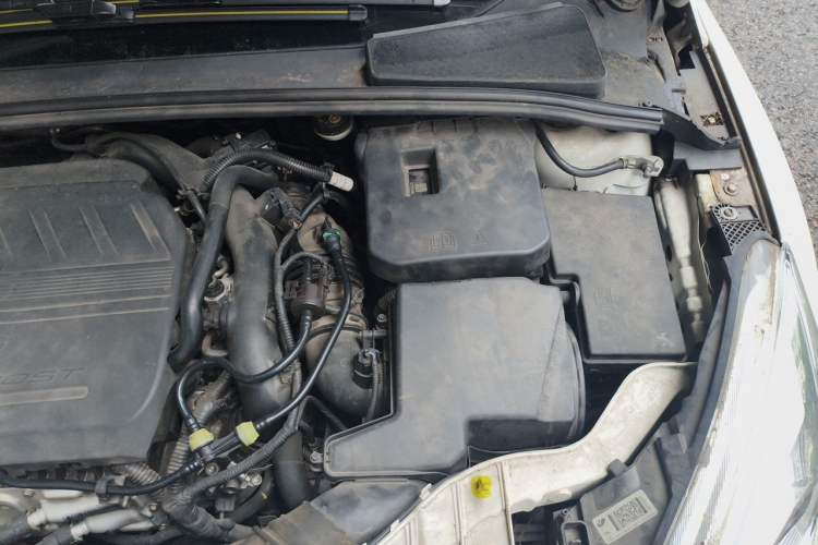 Used Ford Focus 2018 Sedan Classic EcoBoost 180 Automatic Elite Model Engine Bay Left