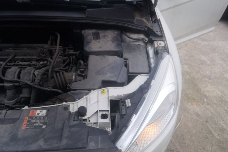 Used Ford Focus 2018 Sedan Classic 1.6L Automatic Trendy SmartDrive Edition Engine Bay Left