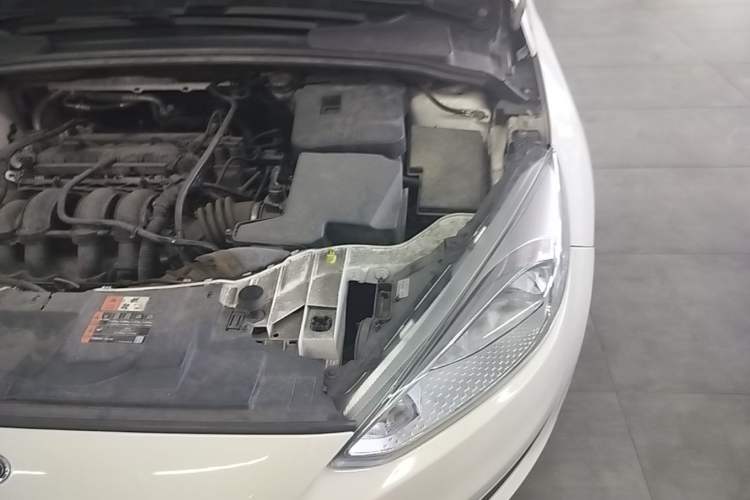 Used Ford Focus 2018 Hatchback Classic 1.6L Automatic Trendy SmartDrive Edition Engine Bay Left
