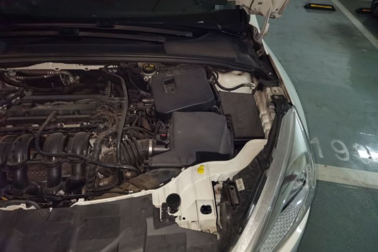 Used Ford Focus 2018 Hatchback Classic 1.6L Automatic Trendy SmartDrive Edition Engine Bay Left