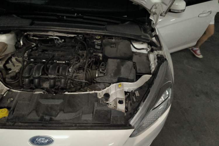 Used Ford Focus 2018 Hatchback Classic 1.6L Automatic Trendy SmartDrive Edition Engine Bay Left