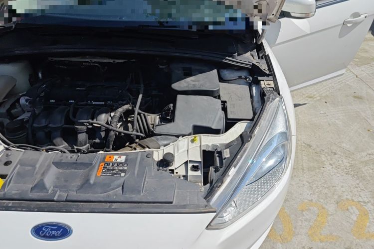 Used Ford Focus 2018 Sedan Classic 1.6L Automatic Trendy SmartDrive Edition Engine Bay Left