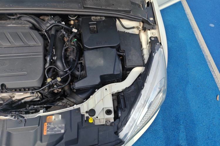 Used Ford Focus 2018 Hatchback Classic EcoBoost 180 Automatic Elite Model Engine Bay Left