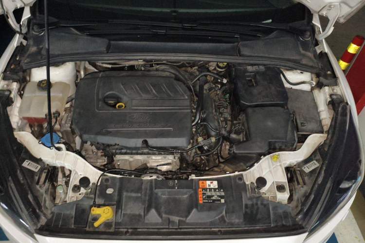 Used Ford Focus 2018 Hatchback Classic EcoBoost 180 Automatic Sport Edition Engine Bay