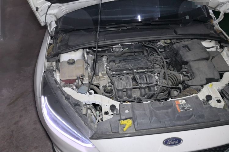 Used Ford Focus 2018 Hatchback Classic 1.6L Automatic Trendy SmartDrive Edition Engine Bay Right