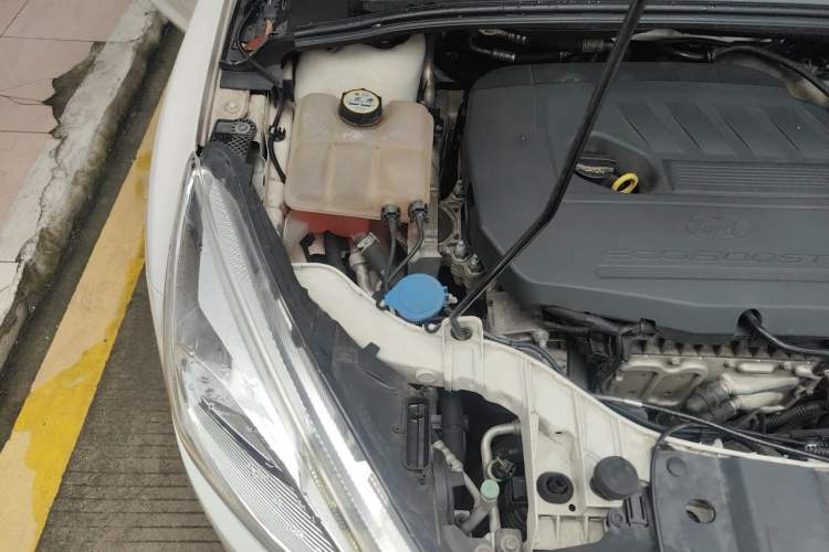 Used Ford Focus 2018 Sedan Classic EcoBoost 180 Automatic Elite Model Engine Bay Right