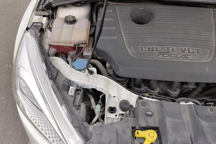 Used Ford Focus 2018 Hatchback Classic 1.6L Automatic Trendy SmartDrive Edition Engine Bay Right