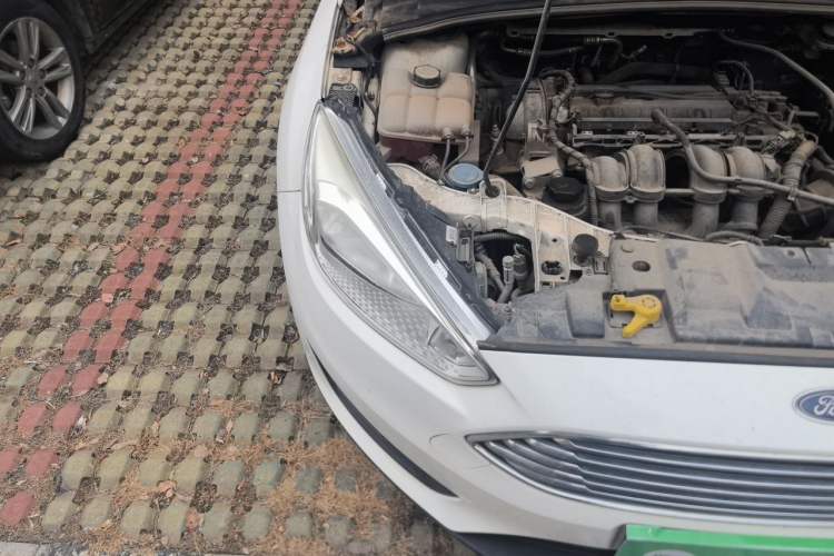 Used Ford Focus 2018 Sedan Classic 1.6L Automatic Trendy SmartDrive Edition Engine Bay Right