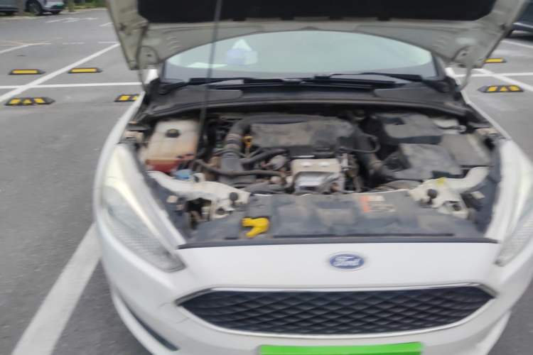 Used Ford Focus 2018 Two-Door Classic EcoBoost 125 Automatic Supercharged Style SmartDrive Edition Engine Bay Right